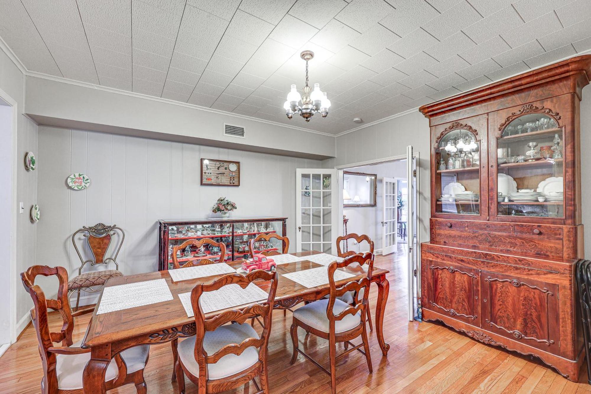Delightful Retreat With Fireplace And Large Yard! 外观 照片
